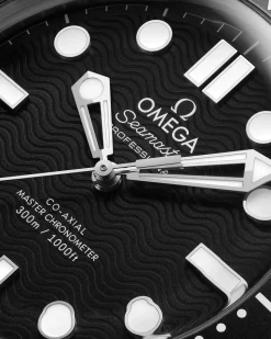 42 mm, acciaio su cinturino in caucciù