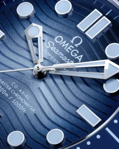 42 mm, acciaio su cinturino in caucciù