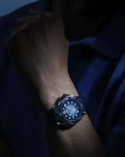 42 mm, acciaio su cinturino in caucciù