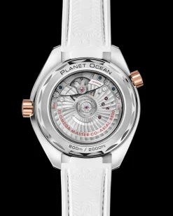 39,5 mm, acciaio‑oro Sedna™ su cinturino in pelle con rivestimento interno in caucciù