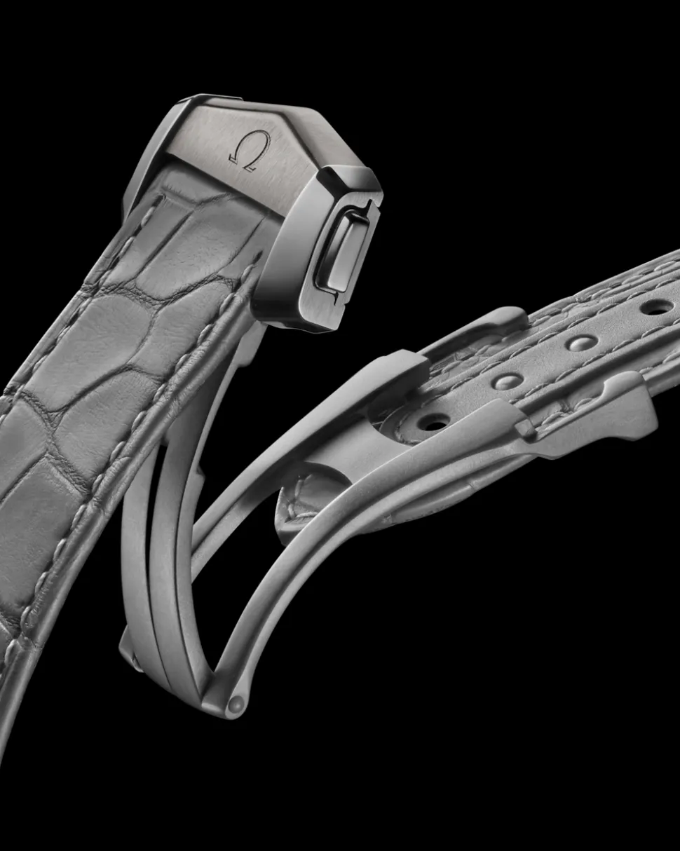 44,25 mm, ceramica grigia su cinturino di pelle con fibbia déployante