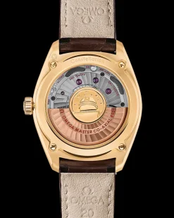 39 mm, oro giallo su cinturino di pelle